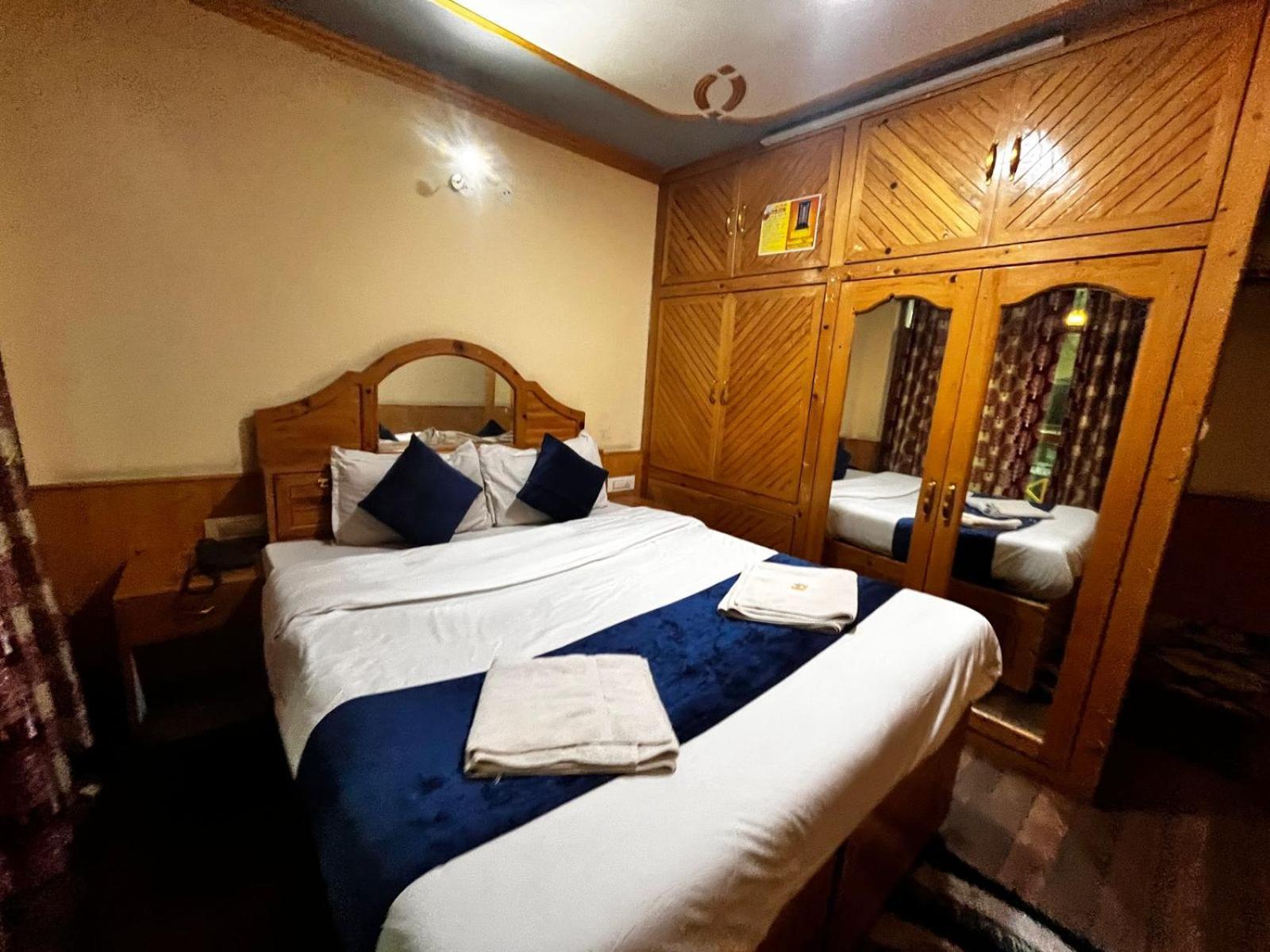 Honda Royal Guest Hotel
